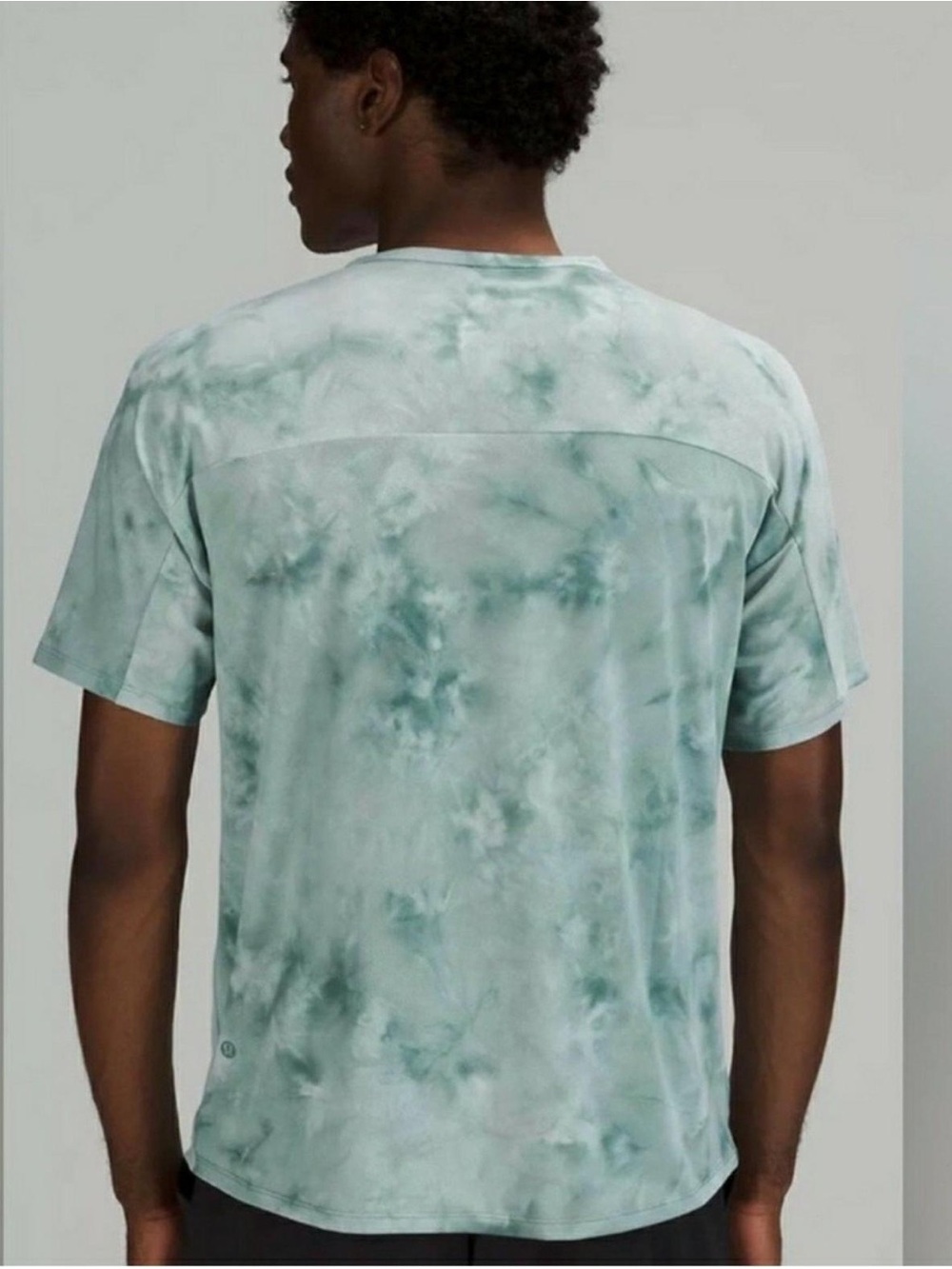 Lululemon Men’s Relaxed Mesh Pocketed Short-Sleeve Shirt - Tiedye
